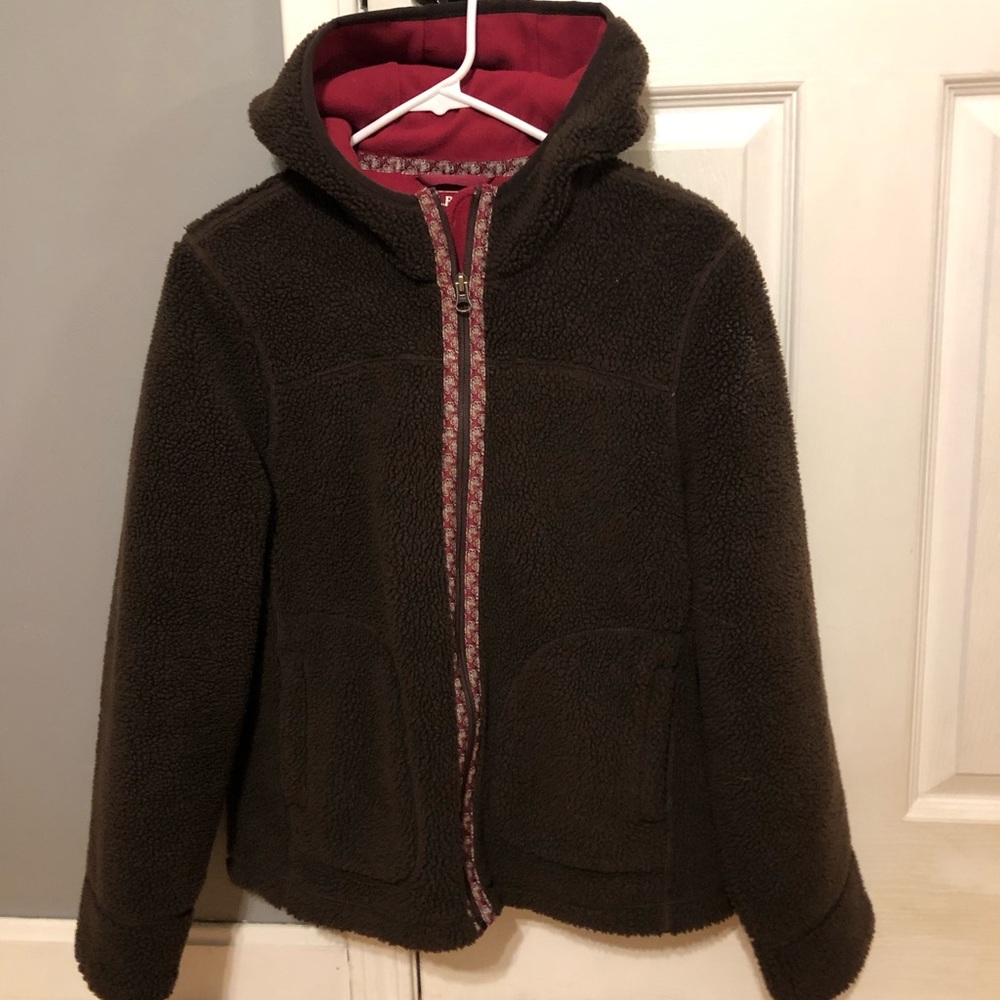Fleece medium jacket.